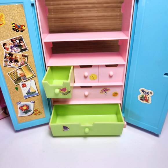 Vintage Barbie Doll Accessories Case 1999 Mattel and Wardrobe 2002 - Picture 10 of 12